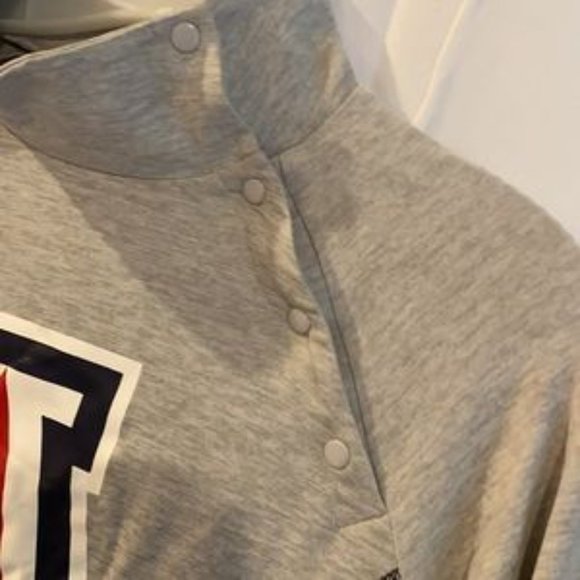 Arizona Wildcats pull Over w/ 1/4 Neck Buttons & thumb holes women’s size M New - Picture 6 of 9